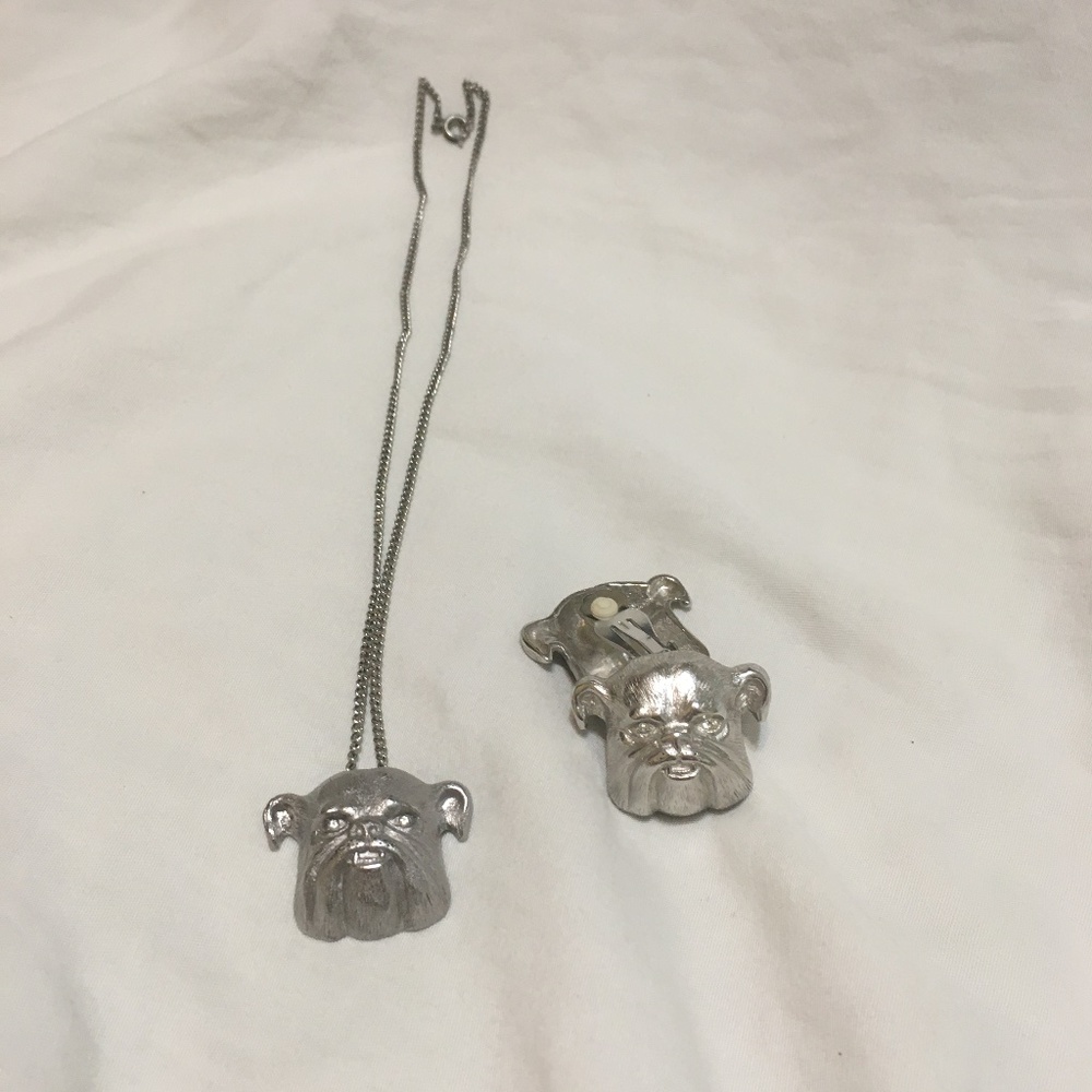 Georgia Bulldogs team necklace & clip on earrrings